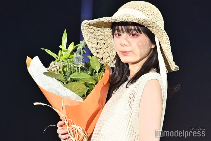 紺野彩夏(C)モデルプレス