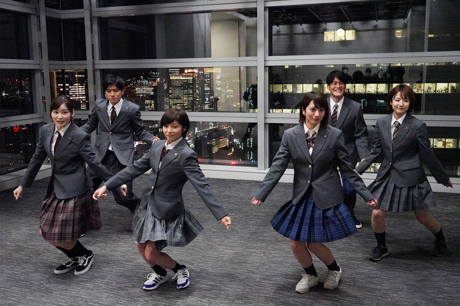 日テレアナウンサーが“朝礼体操”に挑戦（C）日本テレビ