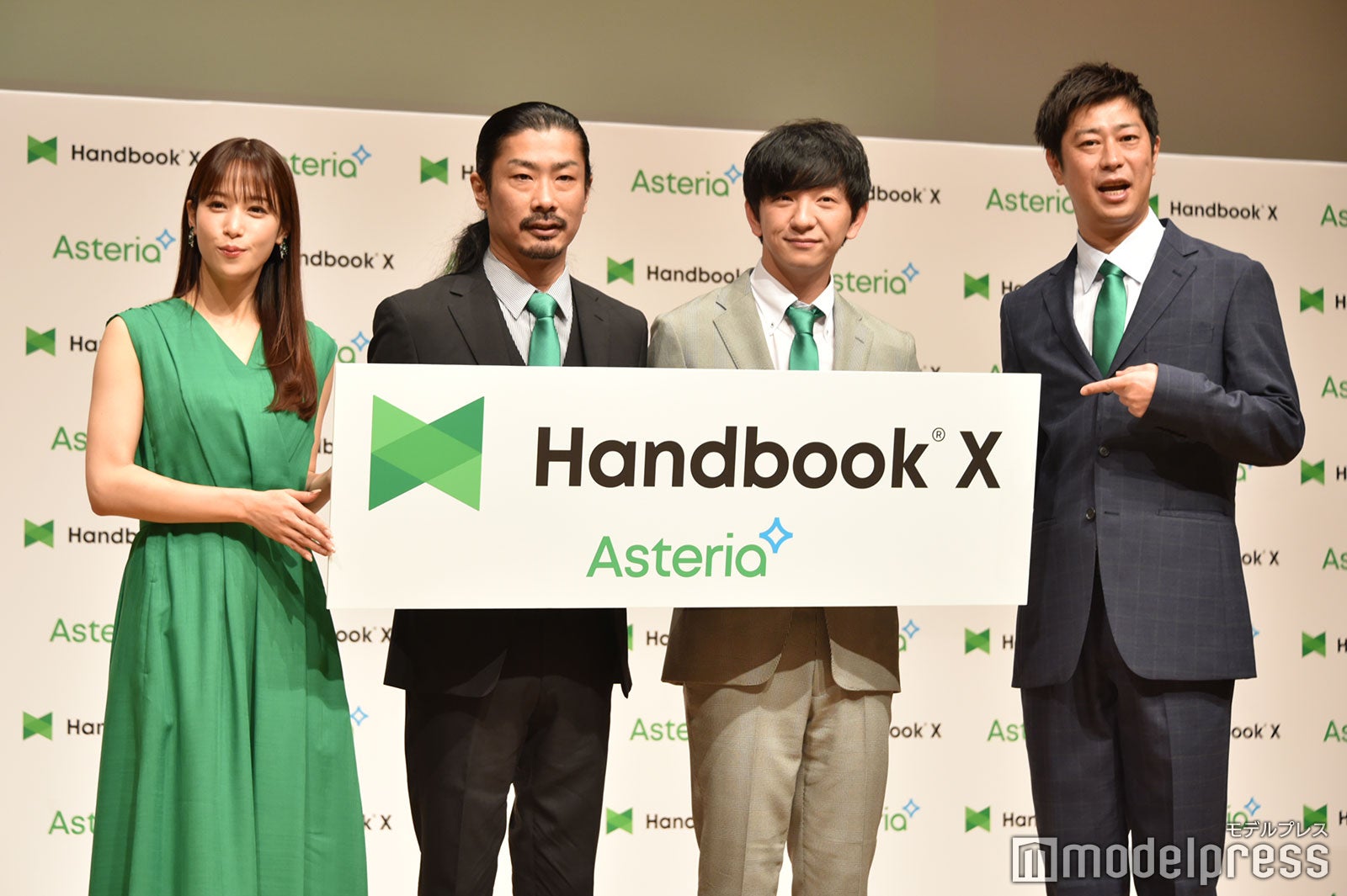 鷲見玲奈、パンサー（菅良太郎、向井慧、尾形貴弘）（C）モデルプレス