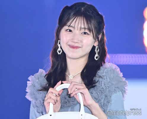 日向坂46佐々木美玲、綺麗めファッション×ハーフツインで可愛さ全開ランウェイ【GirlsAward 2024AW】