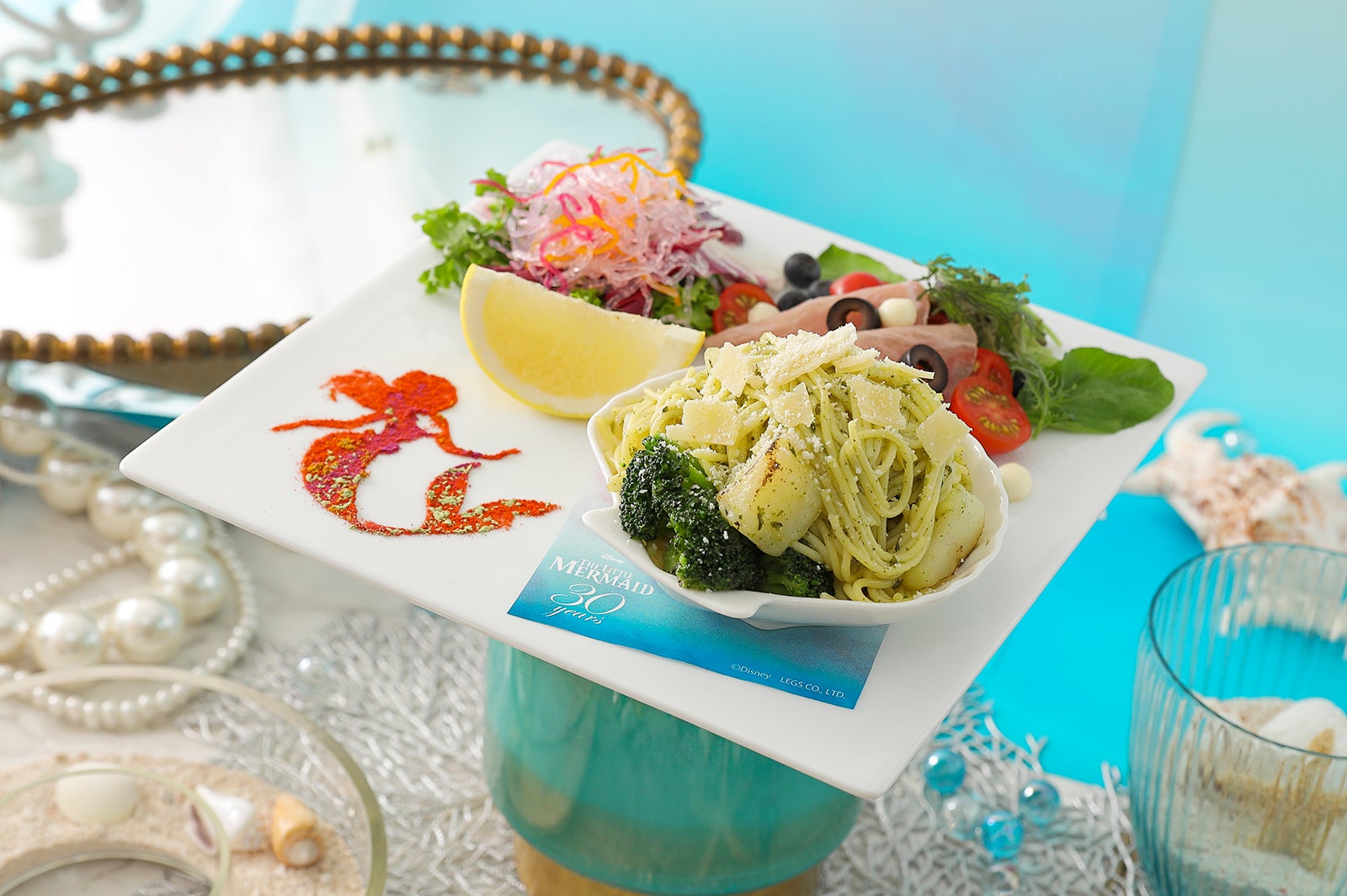 ＜アリエル＞野菜たっぷりジェノベーゼパスタ1,990円（C）Disney