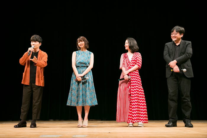 星野源、上白石萌歌、黒木華、細田守監督(C)2018スタジオ地図