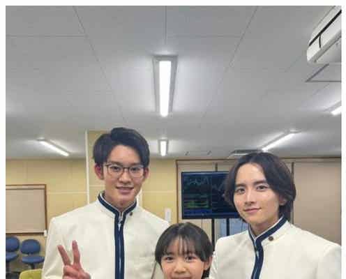 山時聡真、板垣李光人&浅田芭路との「約ネバ」再会3ショット公開 成長ぶりにファン感激「大人になってる」「顔つきも違う」