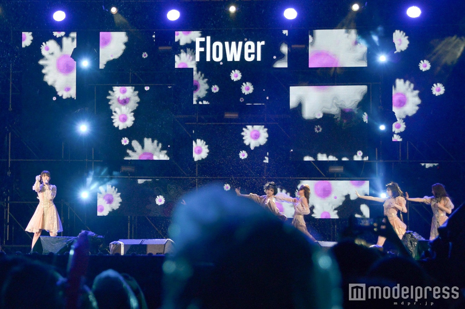 Flower （C）モデルプレス