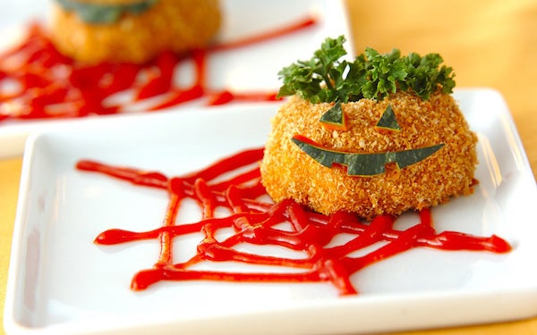 揚げずにオーブンで焼く！　ハロウィン焼きカボチャコロッケ