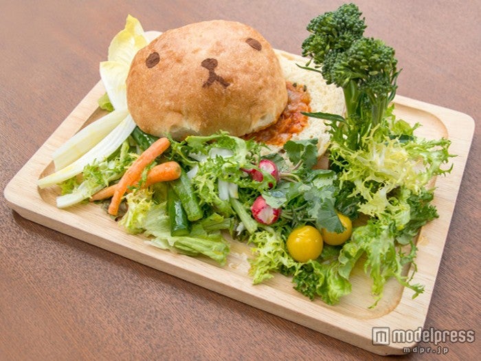 お店イチオシの「ミドリノ草原もっしゃもっしゃサラダプレート」