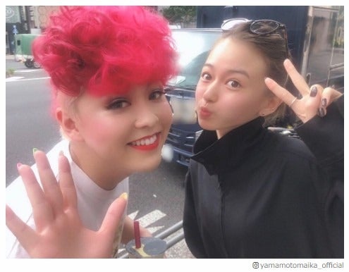 山本舞香、ぺえとプライベートで遭遇 異色2ショットが話題