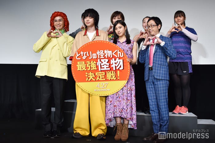 (前列左から)田島直弥、菅田将暉、土屋太鳳、見浦彰彦(※後列は一般募集企画で選ばれた“怪物”4名)(C)モデルプレス