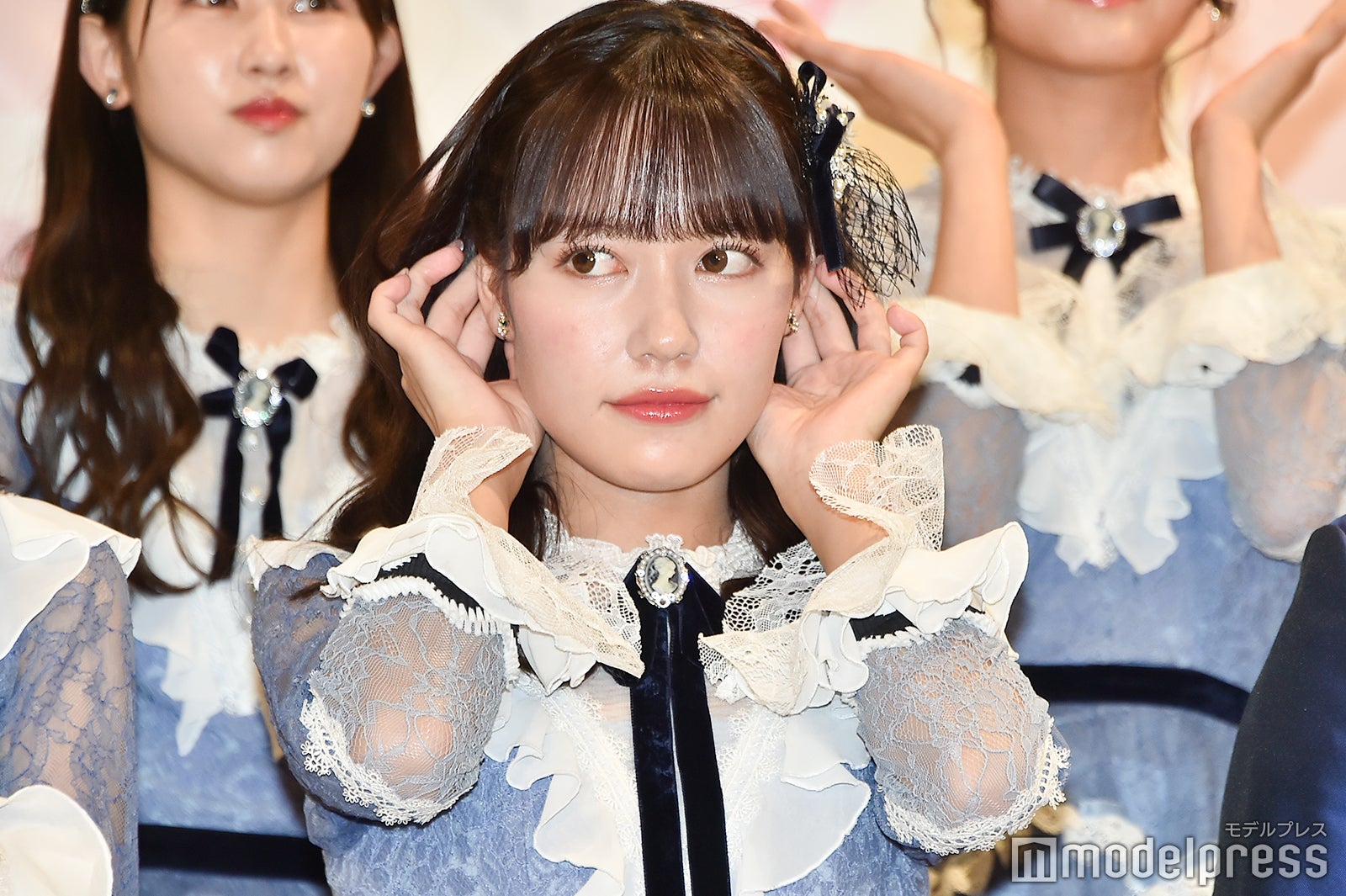 君の鳴き声当てゲームで耳を澄ます諸橋沙夏 （C）モデルプレス