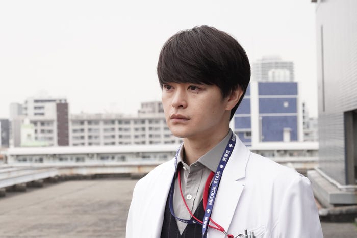 瀬戸康史「院内警察」第7話より(C)フジテレビ/共同テレビ
