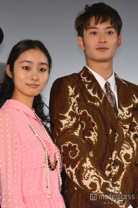 （左から）忽那汐里、岡田将生