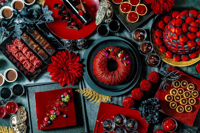 「ゴシックスイーツコレクション」赤&黒の大人ハロウィンスイーツがアートホテル大阪ベイタワーに集結