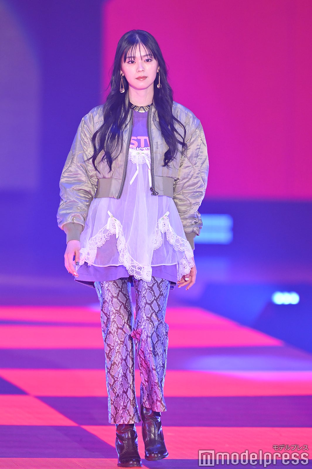 （C）モデルプレス