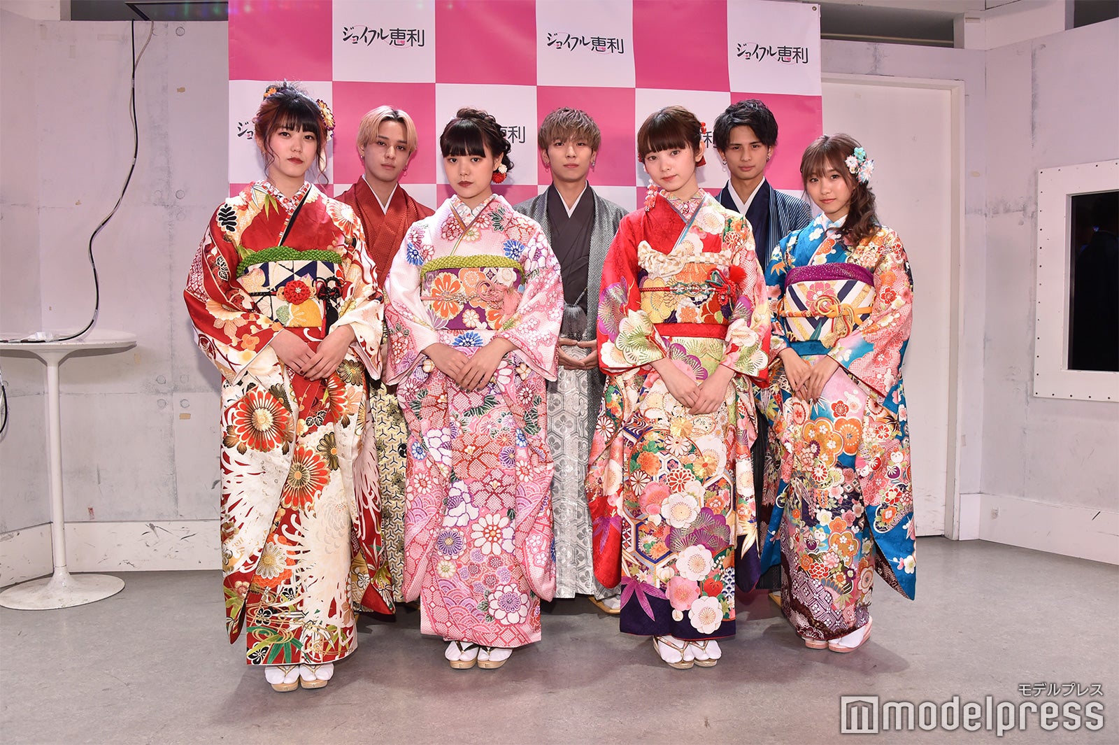 ＜前列左より＞よしかわなみ、木村なつみ、橋下美好、れいたぴ＜後列左より＞バトシン、羽鳥駿太、北出大治郎 （C）モデルプレス