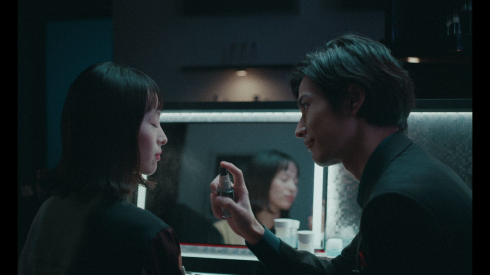 （左から）清野菜名、渡邊圭祐／ショートフィルム「Touching」より（提供写真）