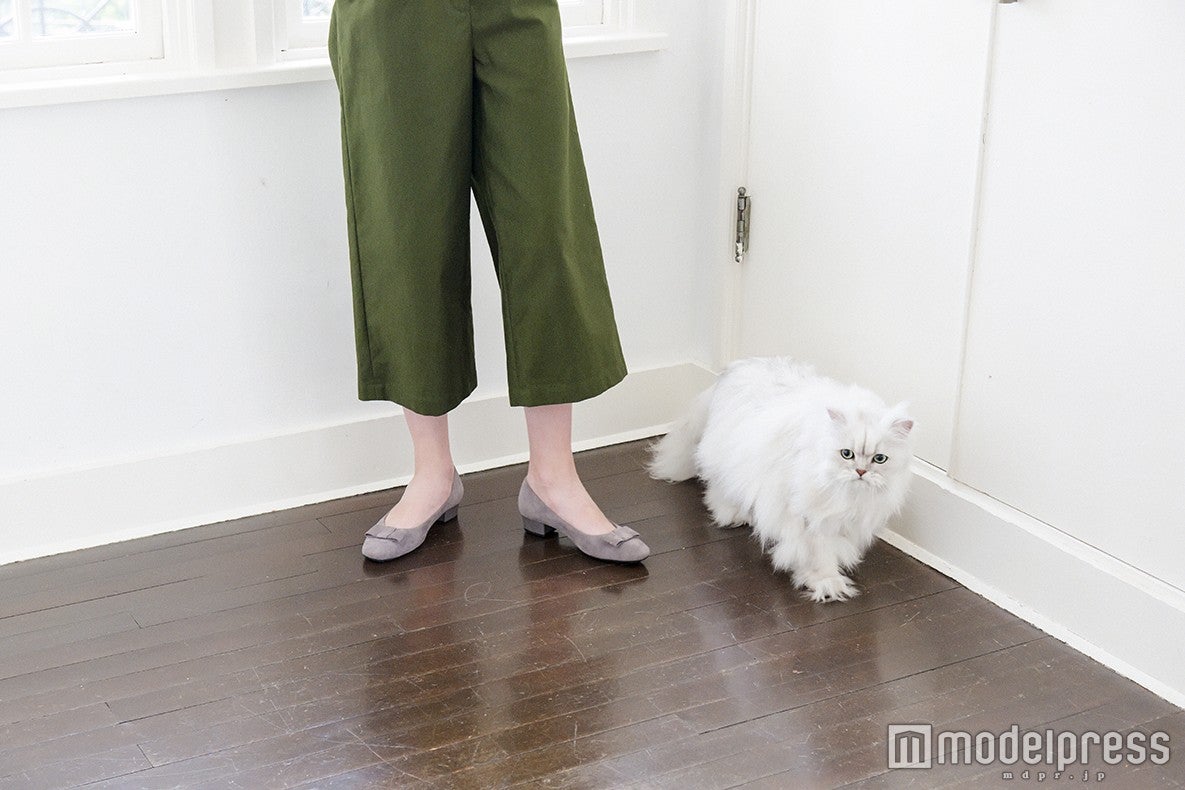 ワイドパンツと合わせて大人っぽい印象に