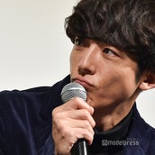 高橋一生 話題の ぬいぐるみの扱い に言及 モデルプレス 高橋一生 話題の ぬいぐるみの扱い に言及 モデルプレス
