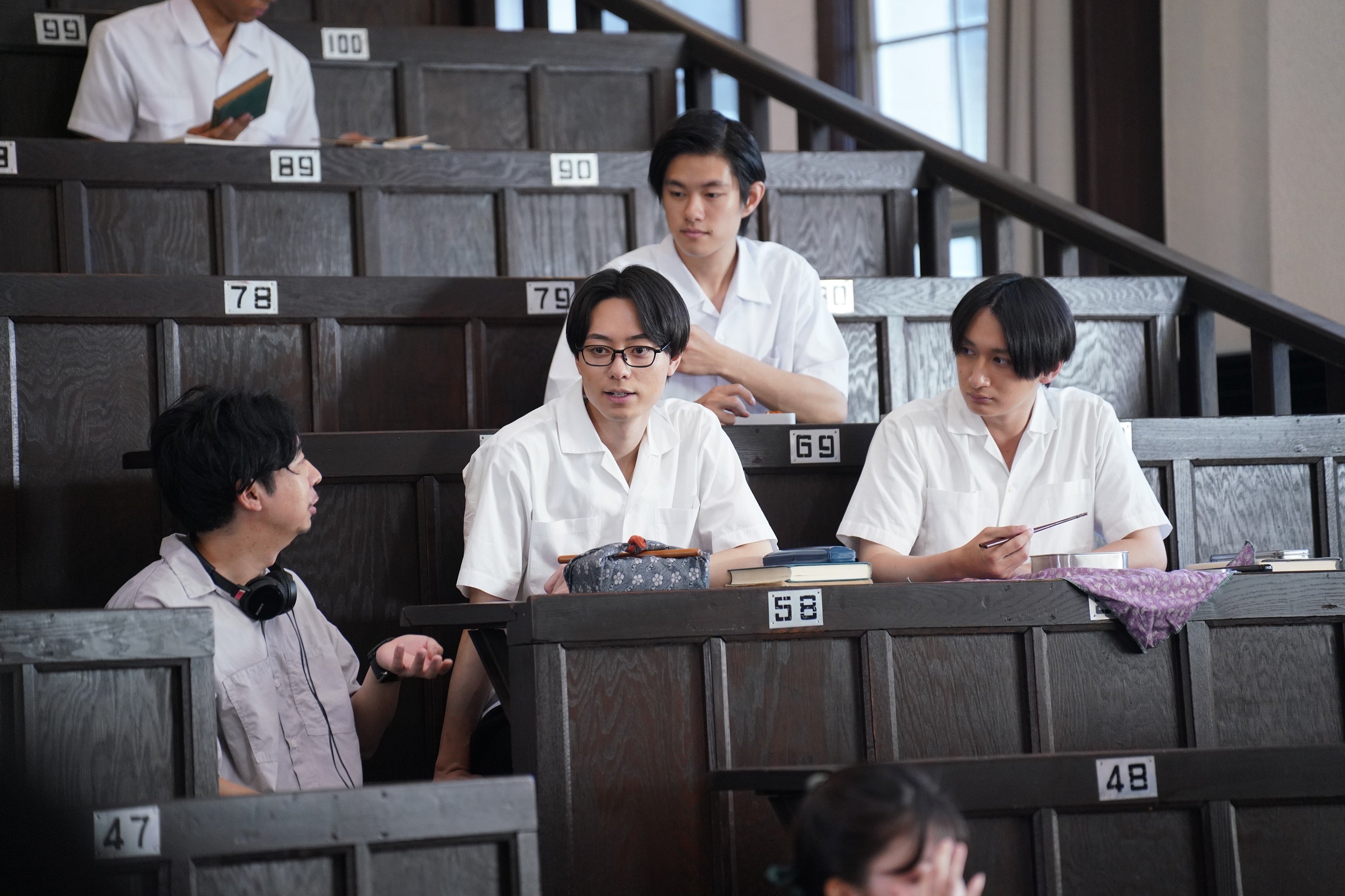 市岡歩監督、作間龍斗（C）WOWOW