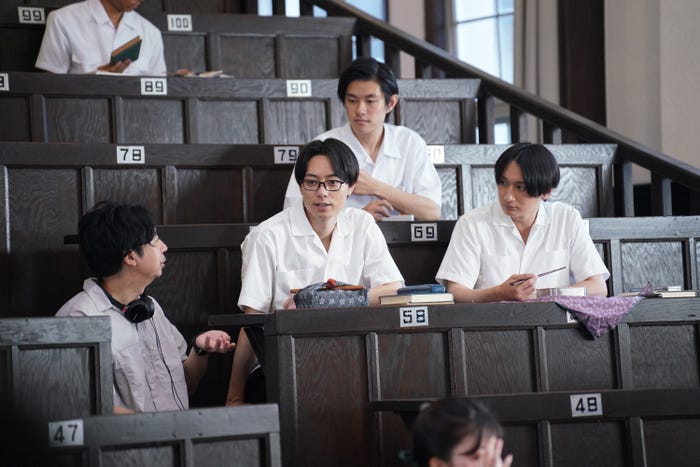 市岡歩監督、作間龍斗(C)WOWOW