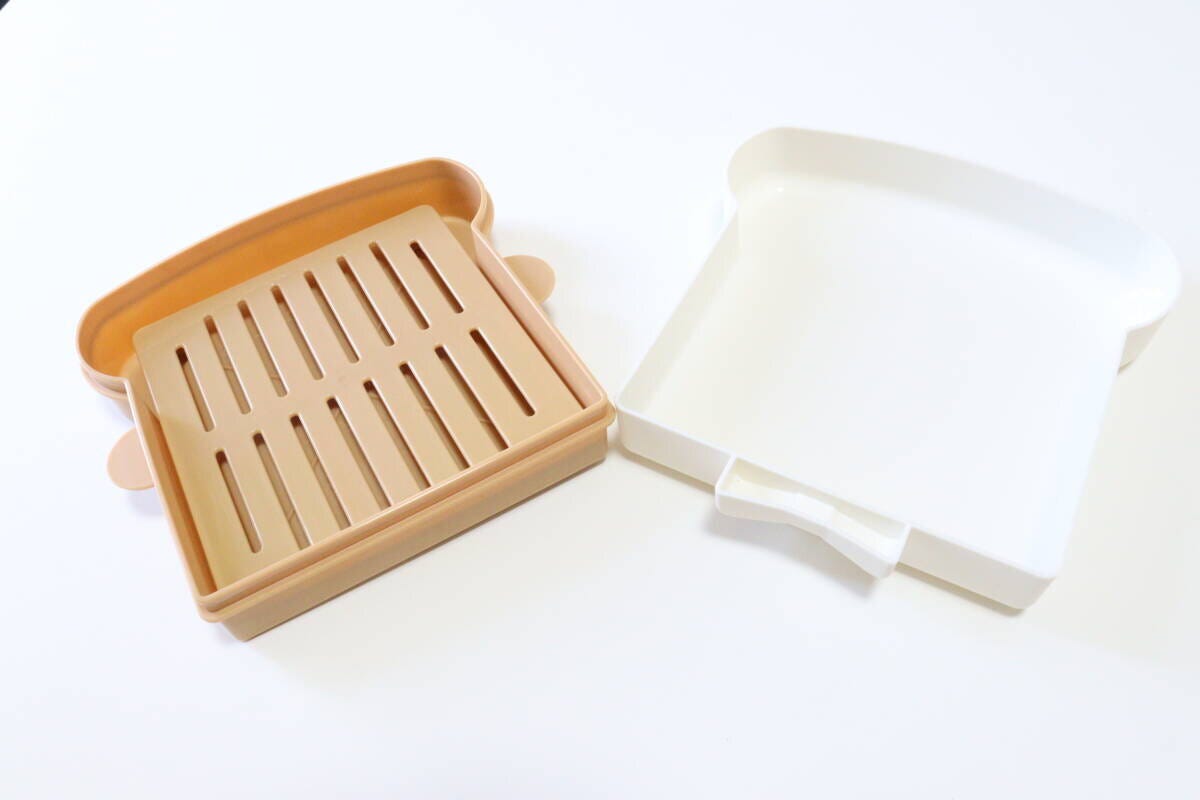 ダイソーの電子レンジで復活する食パン専用調理器