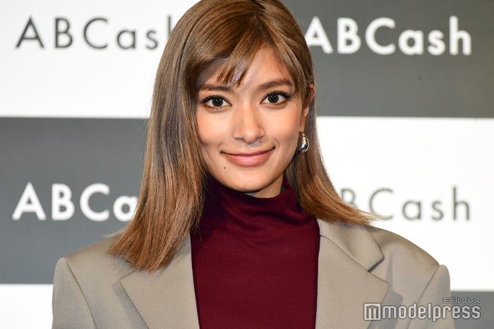 ローラ (C)モデルプレス
