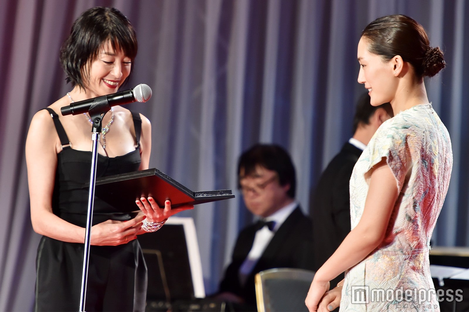 宮沢りえ、綾瀬はるか （C）モデルプレス