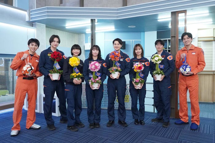 (左から)酒井大成、一ノ瀬颯、見上愛、清野菜名、瀬戸康史、中村ゆり、前原滉、谷恭輔(C)フジテレビ