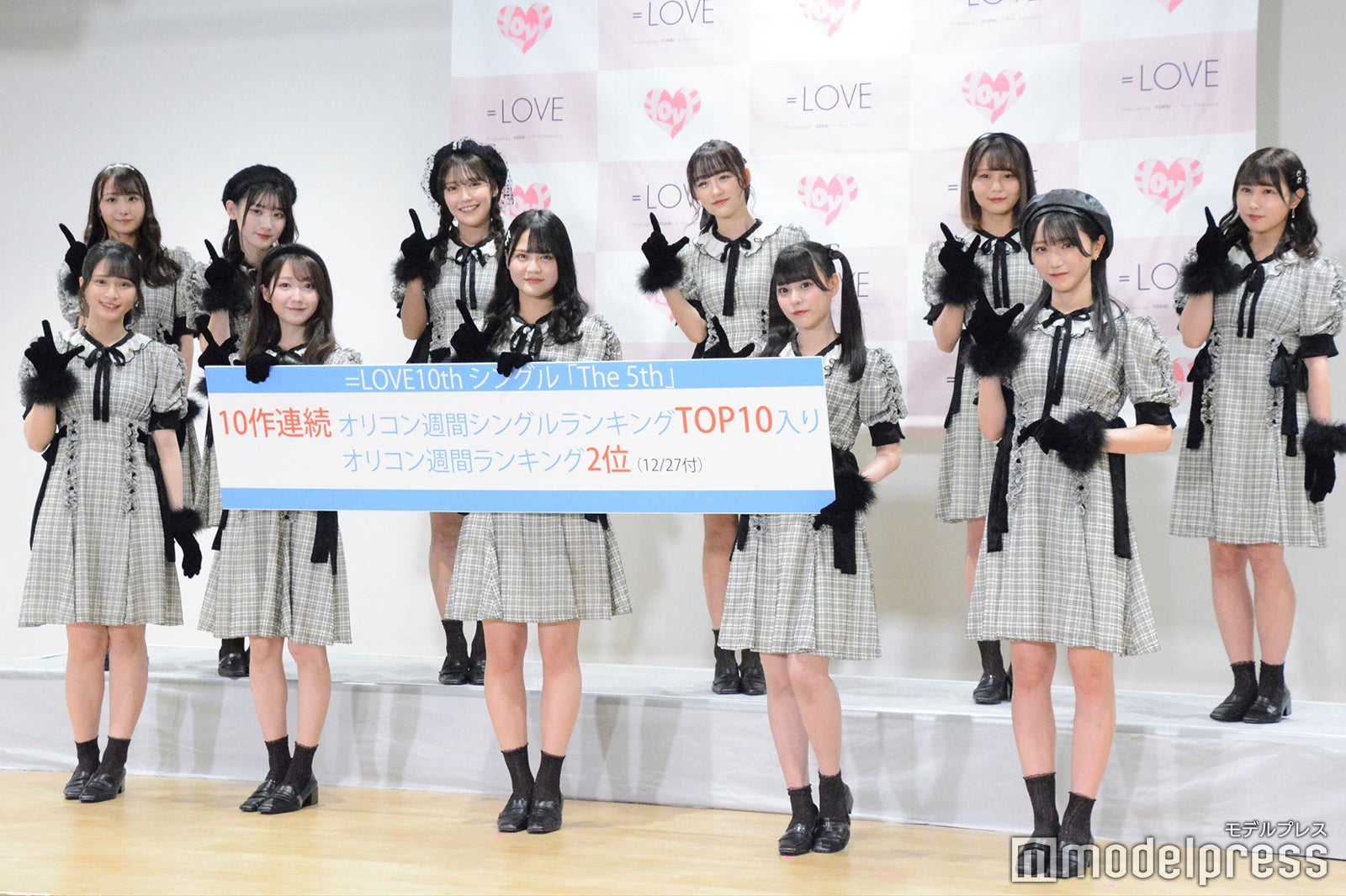 （上段左から）瀧脇笙古、齋藤樹愛羅、諸橋沙夏、音嶋莉沙、大場花菜、山本杏奈、（下段左から）佐々木舞香、大谷映美里、高松瞳、齊藤なぎさ、野口衣織／＝LOVE（C）モデルプレス