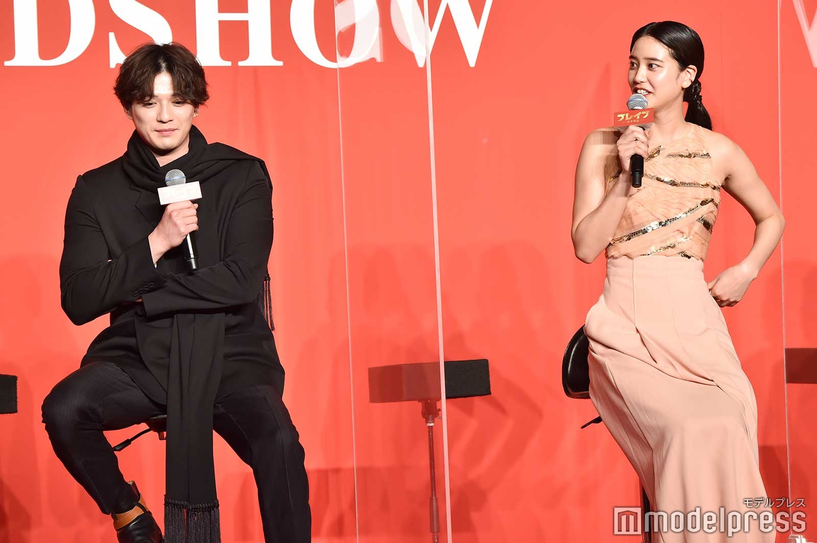 新田真剣佑、山崎紘菜 （C）モデルプレス