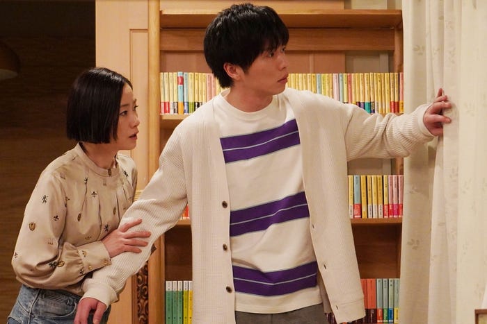 原田知世・田中圭/「あなたの番です」第1話より(C)日本テレビ