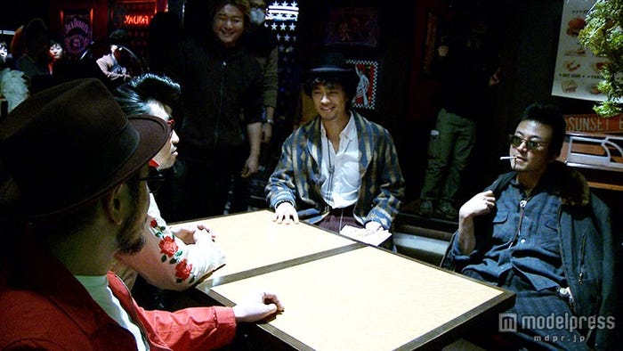 斎藤工本人も出演 自身初のMV監督作品のワンカット