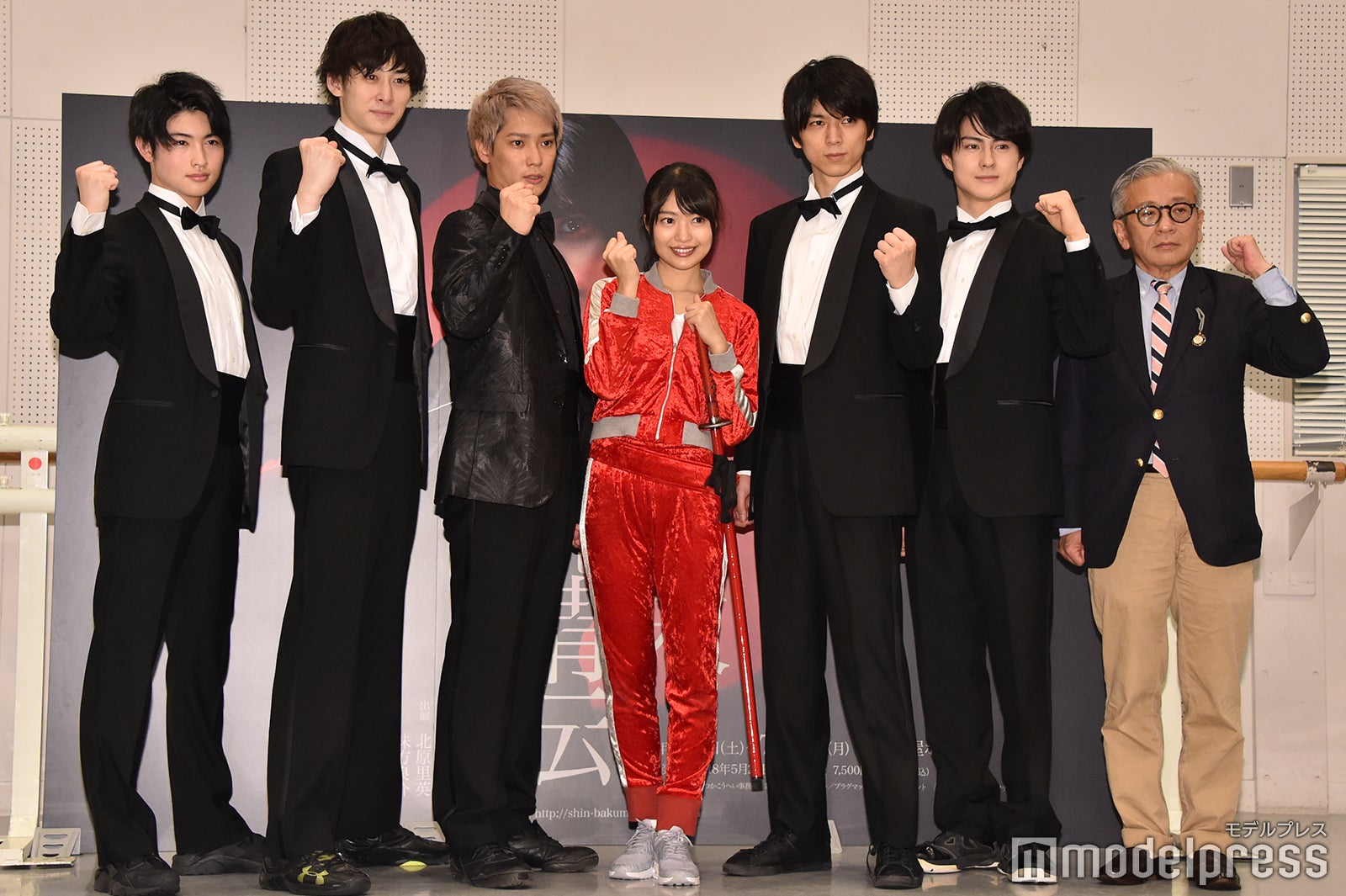 ＜左より＞増子敦貴、田中涼星、味方良介、北原里英、小松準弥、松村龍之介、河毛俊作氏（C）モデルプレス