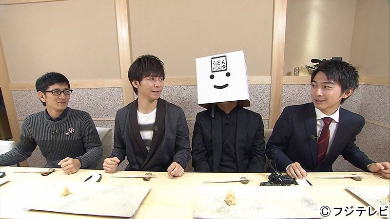 アンジャッシュ渡部建（中左）を質問攻め