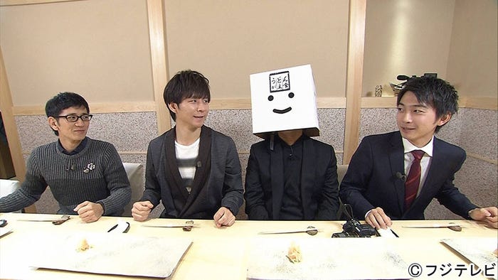 アンジャッシュ渡部建(中左)を質問攻め