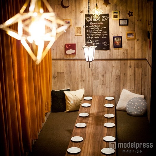 女子会向きの洋風の掘りごたつの個室／画像提供：Globridge