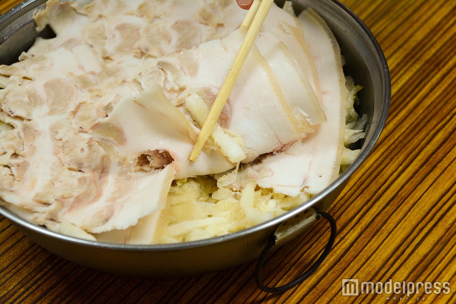 中には白菜の漬物がぎっしり（C）モデルプレス