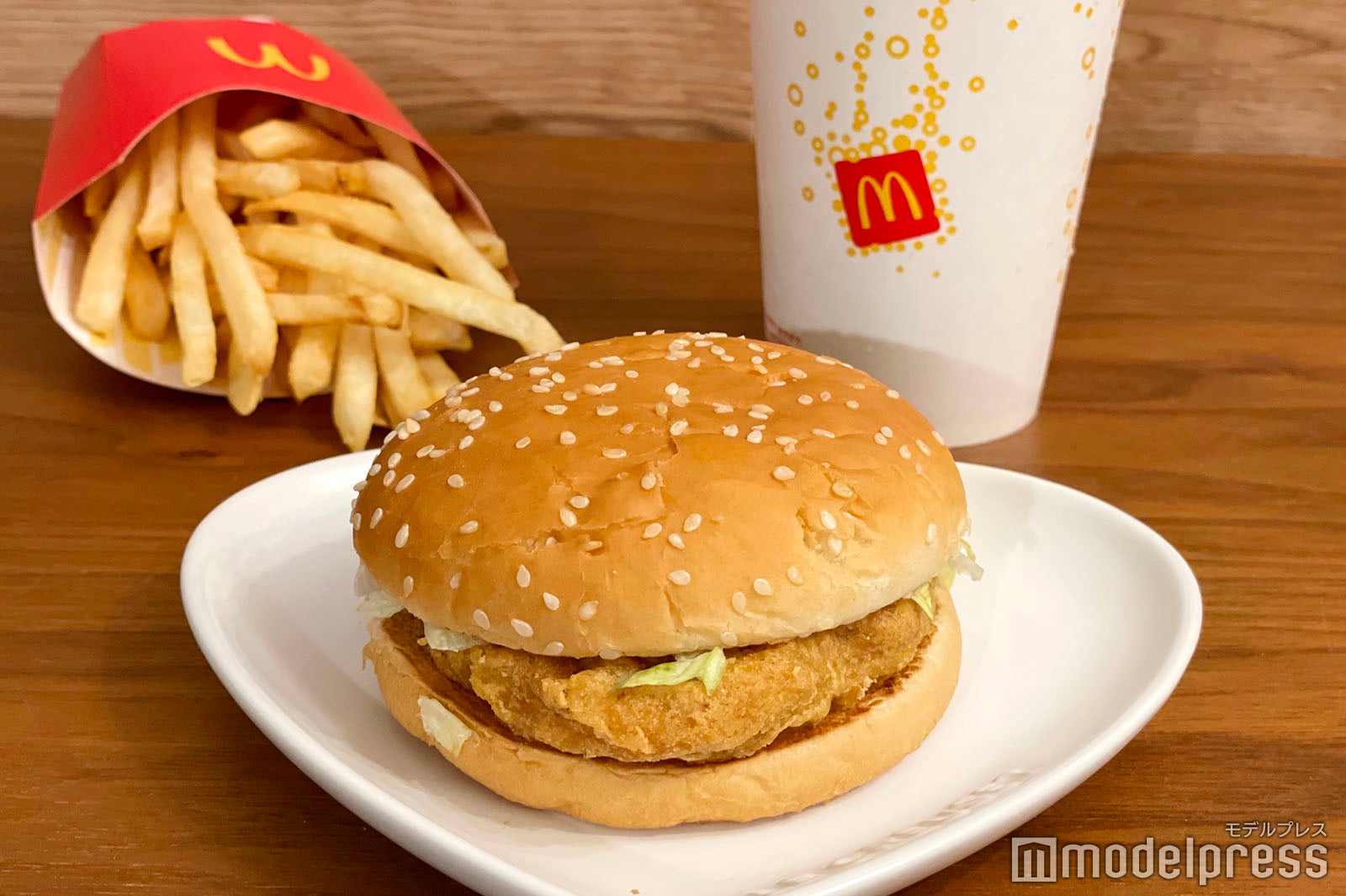 マクドナルド新バーガー「マックチキン」通常＆ソース増量で食べ比べてみた＜実食レポ＞