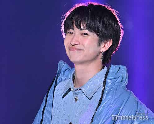 綱啓永、2度目ランウェイで異なる魅力 ブルーコーデで爽やかな雰囲気【TGC 2024 A/W】