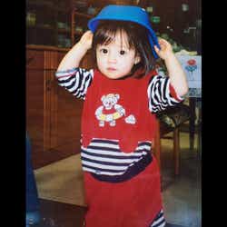 モデルプレス - 橋本環奈、幼少期の写真を公開「すでに“1000年に1人の美少女”」の声