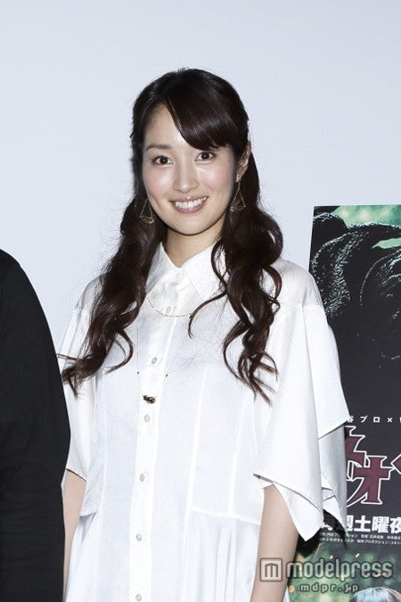 注目の美人女優・高梨臨、「怪獣との共演に慣れた」