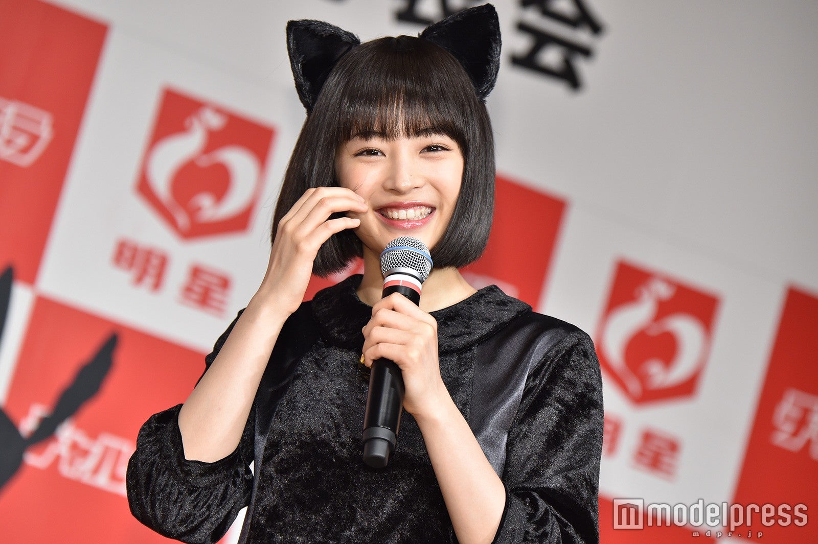 広瀬すず ネコ被っています 黒ネコのコスプレで登場 モデルプレス 広瀬すず ネコ被っています 黒ネコのコスプレで登場 モデルプレス