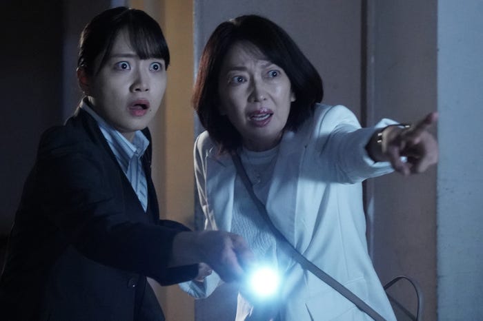 深川麻衣、羽田美智子「特捜9 season7」第9話より(C)テレビ朝日