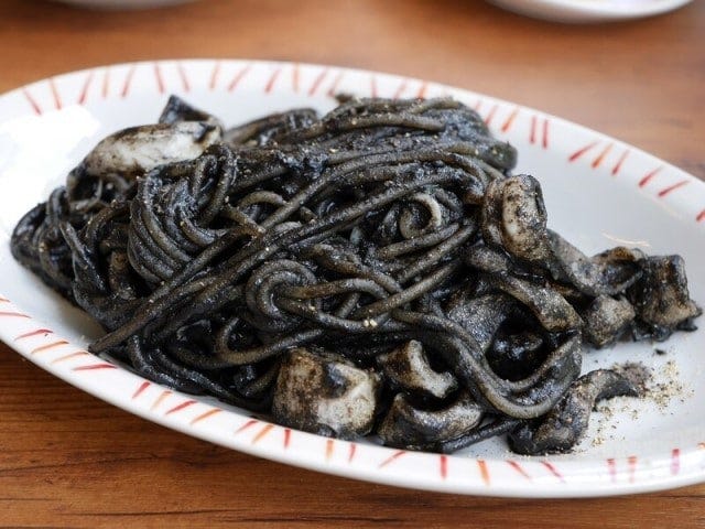 ランチコース「イカ墨のスパゲッティ 黒胡椒風味」(2020年6月20日撮影)