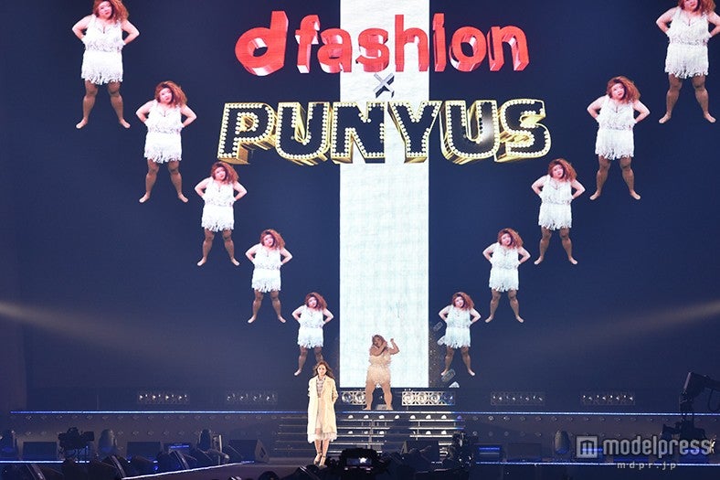 CG映像とのダンス×ファッションショーともコラボした渡辺直美の迫力ステージ