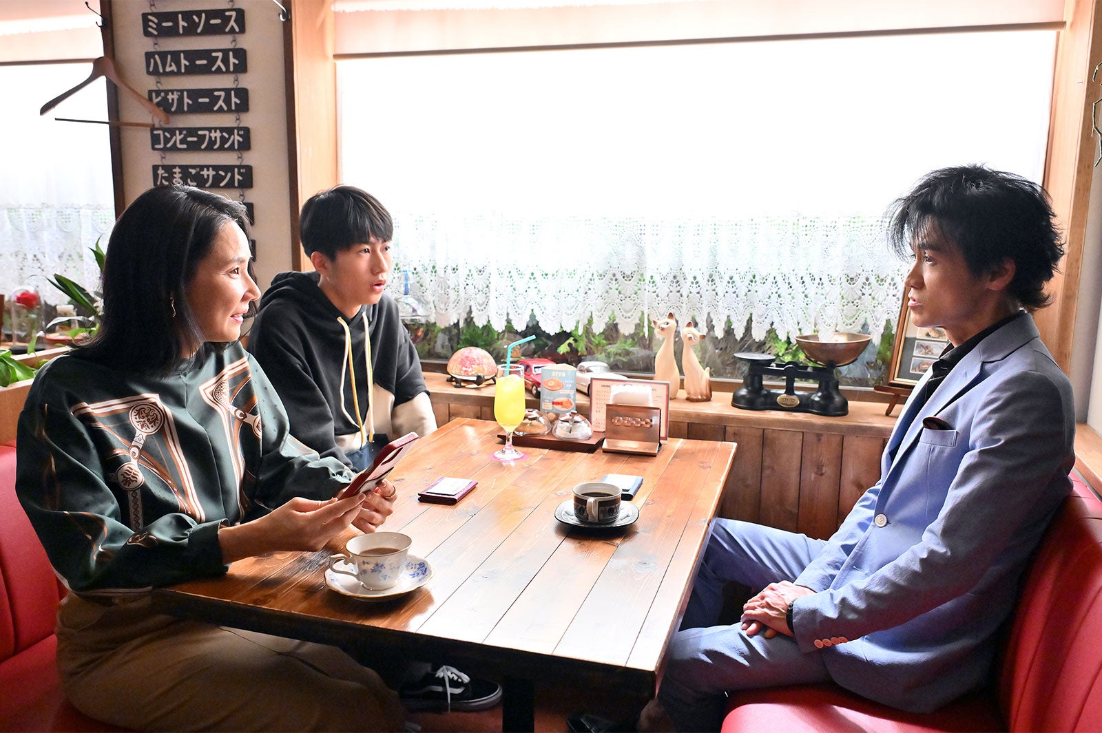 吉田羊、坂元愛登、成田昭次（C）「不適切にもほどがある！」最終話より