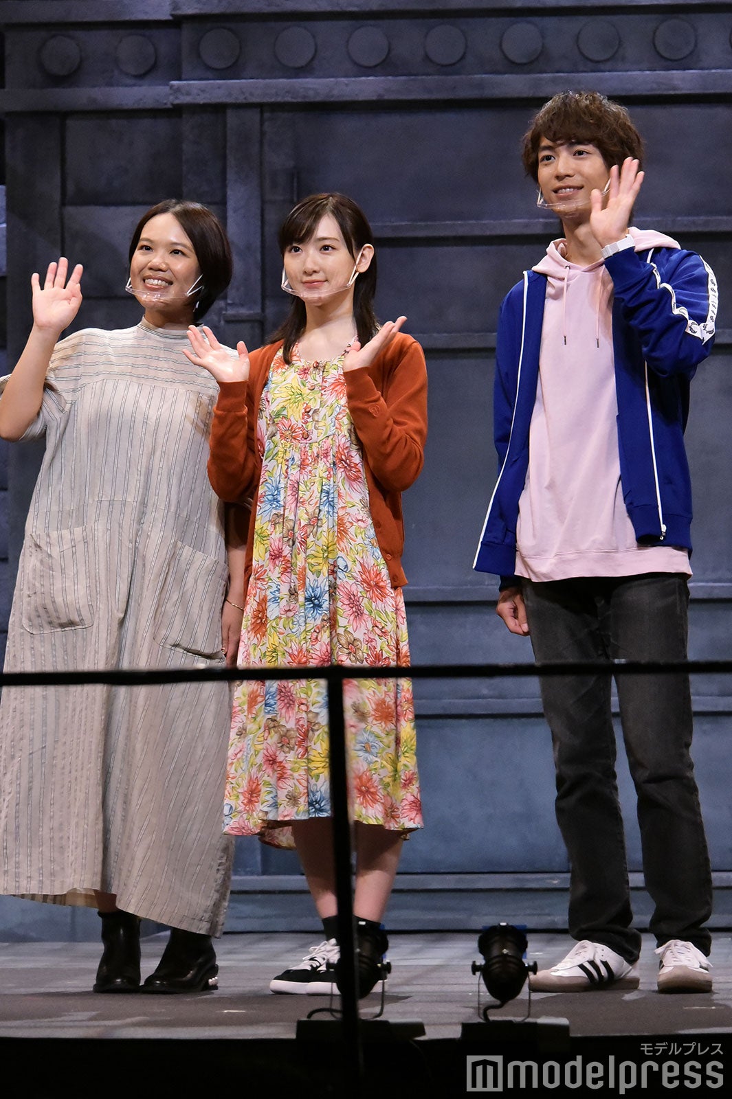 辻村深月氏、生駒里奈、溝口琢矢（C）モデルプレス