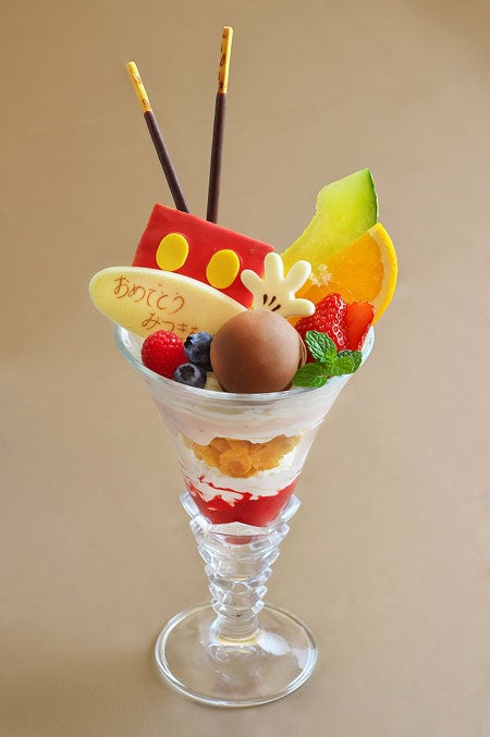 ディズニーの仲間と一緒にパフェを作るスペシャルプランが登場