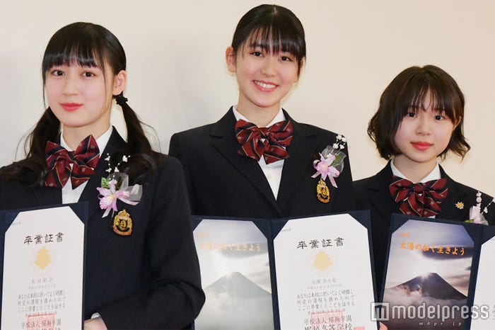 (左から)松田莉奈、小澤奈々花、籠谷さくら (C)モデルプレス