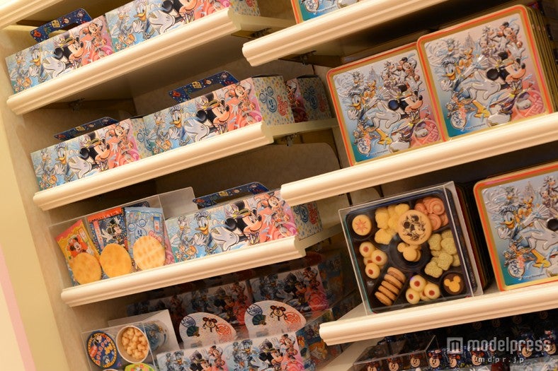 お菓子　（手前）アソーテッドクッキー　￥1350