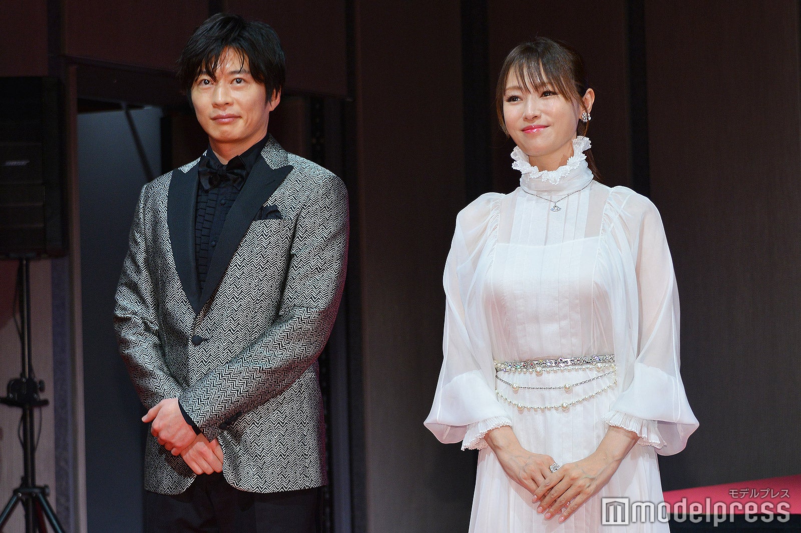 深田恭子を無事エスコートし終えた田中圭（C）モデルプレス